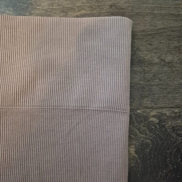 NWT  Babaton High Waisted Profile Seamless Leggings Size Large - Picture 4 of 9